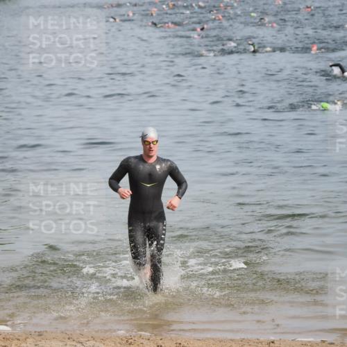 21.06.2025 - 27. Vierlanden-Triathlon MichiJ http://msf.ph/oto/7998912 15.06.2026 10:03:13 Schwimmen 406 meine-sportfotos.de