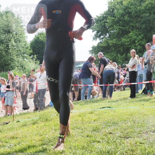 15.06.2025 - 27. Vierlanden-Triathlon KatJ http://msf.ph/oto/7998930 15.06.2025 09:56:15 Schwimmen 268, 277, 285, 314, 315, 323, 349, 357 meine-sportfotos.de