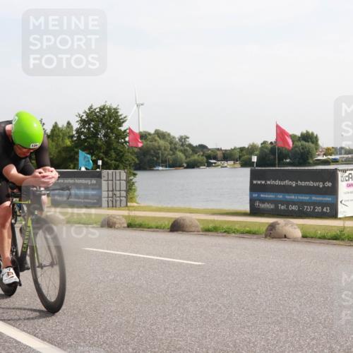 15.06.2025 - 27. Vierlanden-Triathlon H.Heesch http://msf.ph/oto/7998943 15.06.2025 09:59:25 Radfahren 134, 239, 265, 288 meine-sportfotos.de