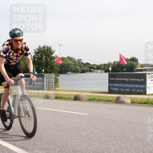 15.06.2025 - 27. Vierlanden-Triathlon H.Heesch http://msf.ph/oto/7998954 15.06.2025 10:00:10 Radfahren 187 meine-sportfotos.de