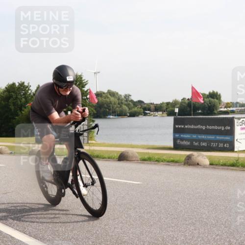 15.06.2025 - 27. Vierlanden-Triathlon H.Heesch http://msf.ph/oto/7998957 15.06.2025 10:00:16 Radfahren 154 meine-sportfotos.de