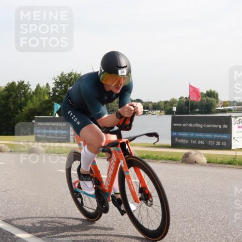15.06.2025 - 27. Vierlanden-Triathlon H.Heesch http://msf.ph/oto/7998964 15.06.2025 10:01:11 Radfahren 38, 43, 185, 282 meine-sportfotos.de