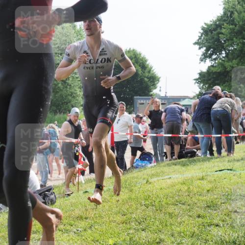 15.06.2025 - 27. Vierlanden-Triathlon KatJ http://msf.ph/oto/7998971 15.06.2025 09:56:15 Schwimmen 268, 277, 285, 314, 315, 323, 349, 357 meine-sportfotos.de