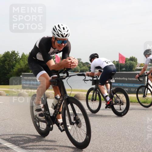 15.06.2025 - 27. Vierlanden-Triathlon H.Heesch http://msf.ph/oto/7999000 15.06.2025 10:04:47 Radfahren 116, 172, 268, 312, 314, 322, 341, 438 meine-sportfotos.de
