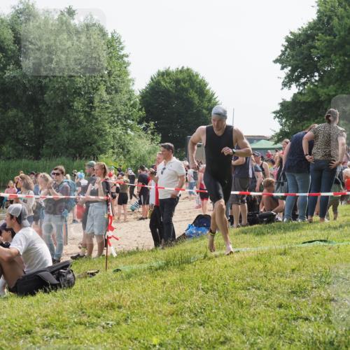 15.06.2025 - 27. Vierlanden-Triathlon KatJ http://msf.ph/oto/7999011 15.06.2025 09:56:17 Schwimmen 260, 268, 277, 285, 314, 315, 323, 349, 357 meine-sportfotos.de