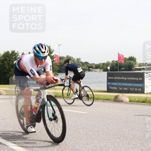 15.06.2025 - 27. Vierlanden-Triathlon H.Heesch http://msf.ph/oto/7999012 15.06.2025 10:08:03 Radfahren 150, 225, 325, 351, 360 meine-sportfotos.de