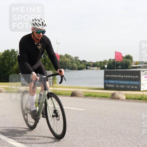 15.06.2025 - 27. Vierlanden-Triathlon H.Heesch http://msf.ph/oto/7999023 15.06.2025 10:09:27 Radfahren 23, 68, 169 meine-sportfotos.de
