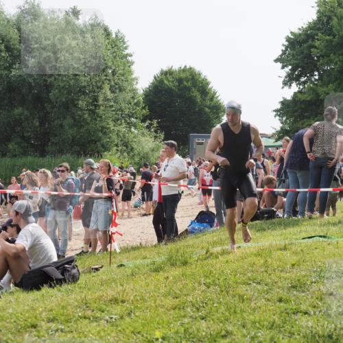 15.06.2025 - 27. Vierlanden-Triathlon KatJ http://msf.ph/oto/7999027 15.06.2025 09:56:17 Schwimmen 260, 268, 277, 285, 314, 315, 323, 349, 357 meine-sportfotos.de