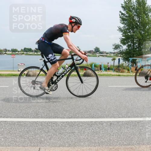 21.06.2025 - 27. Vierlanden-Triathlon H.Heesch http://msf.ph/oto/7999039 15.06.2025 12:31:44 Radfahren 785, 861, 1000, 1001, 1002, 1003 meine-sportfotos.de
