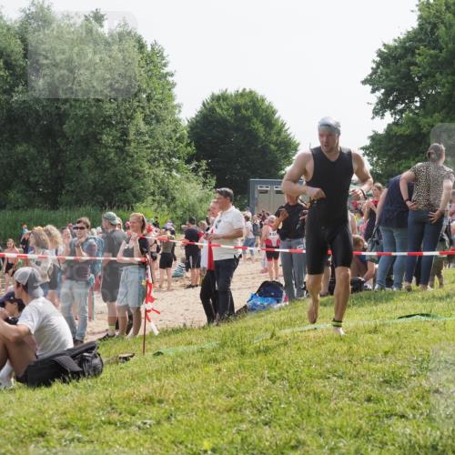 15.06.2025 - 27. Vierlanden-Triathlon KatJ http://msf.ph/oto/7999043 15.06.2025 09:56:17 Schwimmen 260, 268, 277, 285, 314, 315, 323, 349, 357 meine-sportfotos.de