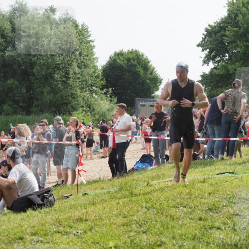 15.06.2025 - 27. Vierlanden-Triathlon KatJ http://msf.ph/oto/7999048 15.06.2025 09:56:17 Schwimmen 260, 268, 277, 285, 314, 315, 323, 349, 357 meine-sportfotos.de