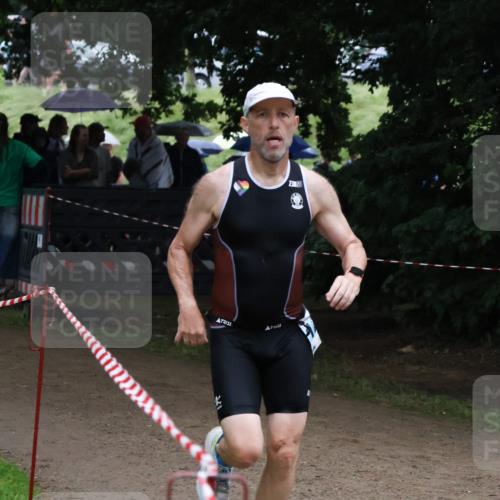 21.06.2025 - 27. Vierlanden-Triathlon Lena Gebhardt http://msf.ph/oto/7999062 15.06.2025 13:59:27 Laufen  meine-sportfotos.de