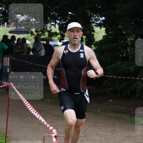 21.06.2025 - 27. Vierlanden-Triathlon Lena Gebhardt http://msf.ph/oto/7999070 15.06.2025 13:59:27 Laufen  meine-sportfotos.de