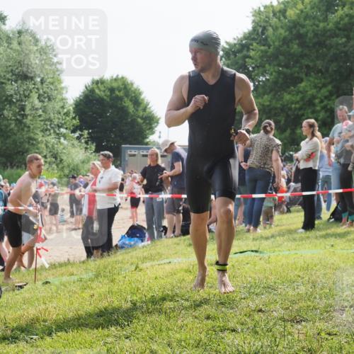 15.06.2025 - 27. Vierlanden-Triathlon KatJ http://msf.ph/oto/7999100 15.06.2025 09:56:19 Schwimmen 260, 277, 285, 314, 315, 323, 349, 357, 438 meine-sportfotos.de