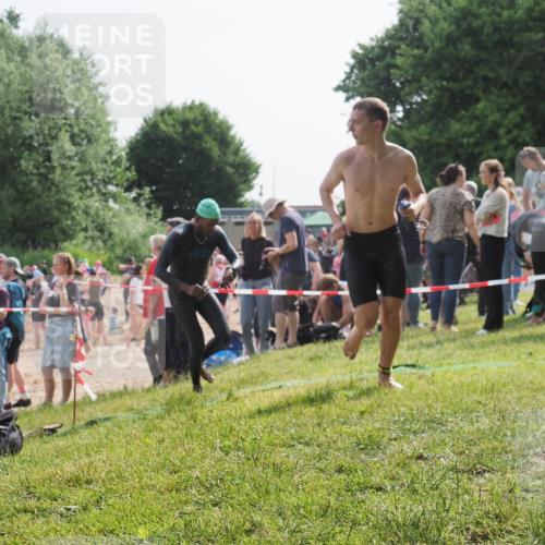 15.06.2025 - 27. Vierlanden-Triathlon KatJ http://msf.ph/oto/7999125 15.06.2025 09:56:20 Schwimmen 260, 277, 285, 314, 315, 323, 349, 357, 438 meine-sportfotos.de