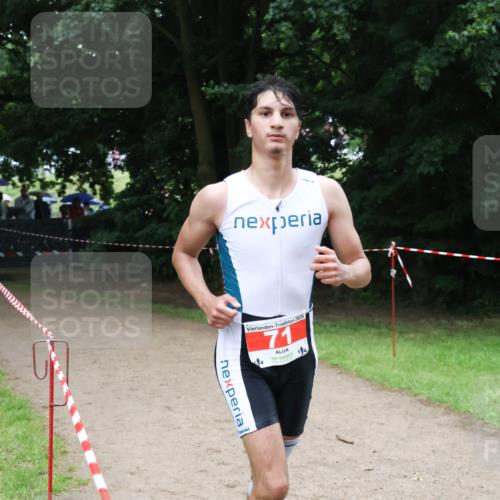 21.06.2025 - 27. Vierlanden-Triathlon Lena Gebhardt http://msf.ph/oto/7999126 15.06.2025 13:59:33 Laufen  meine-sportfotos.de