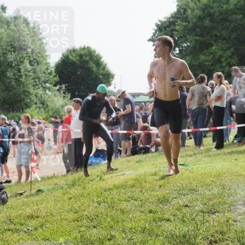 15.06.2025 - 27. Vierlanden-Triathlon KatJ http://msf.ph/oto/7999129 15.06.2025 09:56:21 Schwimmen 260, 277, 314, 315, 323, 349, 438 meine-sportfotos.de