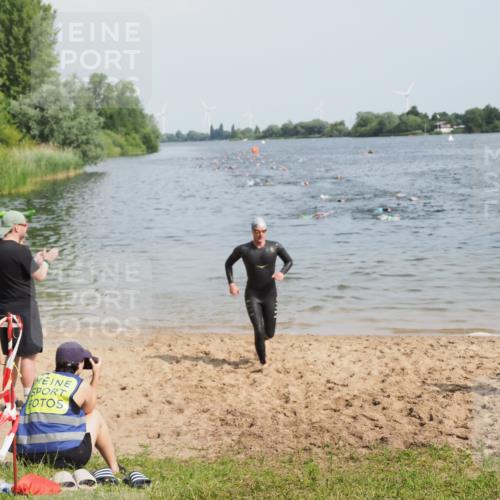 21.06.2025 - 27. Vierlanden-Triathlon MichiJ http://msf.ph/oto/7999140 15.06.2026 10:03:16 Schwimmen 406 meine-sportfotos.de