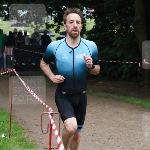 21.06.2025 - 27. Vierlanden-Triathlon Lena Gebhardt http://msf.ph/oto/7999146 15.06.2025 13:59:39 Laufen  meine-sportfotos.de