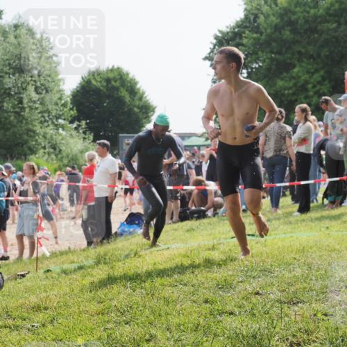 15.06.2025 - 27. Vierlanden-Triathlon KatJ http://msf.ph/oto/7999150 15.06.2025 09:56:21 Schwimmen 260, 277, 314, 315, 323, 349, 438 meine-sportfotos.de