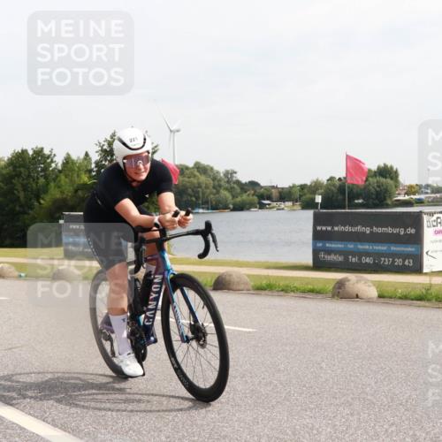 15.06.2025 - 27. Vierlanden-Triathlon H.Heesch http://msf.ph/oto/7999154 15.06.2025 10:18:39 Radfahren 221, 238 meine-sportfotos.de