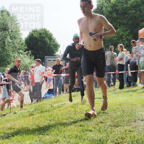 15.06.2025 - 27. Vierlanden-Triathlon KatJ http://msf.ph/oto/7999162 15.06.2025 09:56:21 Schwimmen 260, 277, 314, 315, 323, 349, 438 meine-sportfotos.de