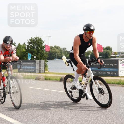 15.06.2025 - 27. Vierlanden-Triathlon H.Heesch http://msf.ph/oto/7999176 15.06.2025 10:20:04 Radfahren 20, 69, 85, 162 meine-sportfotos.de