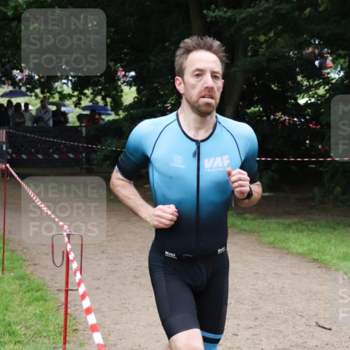 21.06.2025 - 27. Vierlanden-Triathlon Lena Gebhardt http://msf.ph/oto/7999187 15.06.2025 13:59:39 Laufen  meine-sportfotos.de