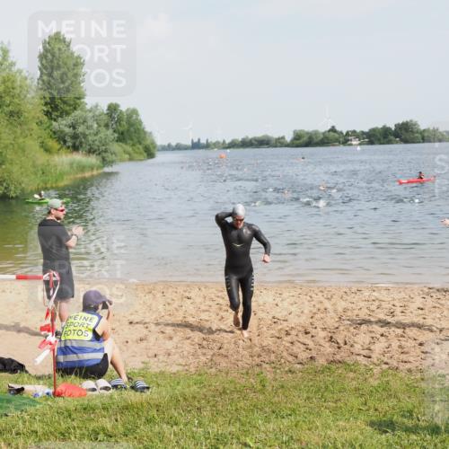 21.06.2025 - 27. Vierlanden-Triathlon MichiJ http://msf.ph/oto/7999200 15.06.2026 10:03:17 Schwimmen 406 meine-sportfotos.de