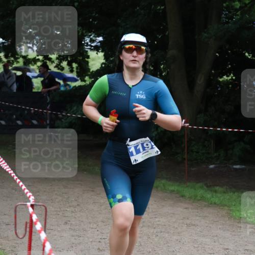 21.06.2025 - 27. Vierlanden-Triathlon Lena Gebhardt http://msf.ph/oto/7999214 15.06.2025 13:59:44 Laufen 119 meine-sportfotos.de