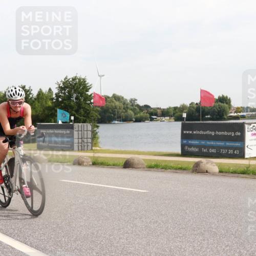 15.06.2025 - 27. Vierlanden-Triathlon H.Heesch http://msf.ph/oto/7999231 15.06.2025 10:20:40 Radfahren 71, 181, 182, 227, 513 meine-sportfotos.de