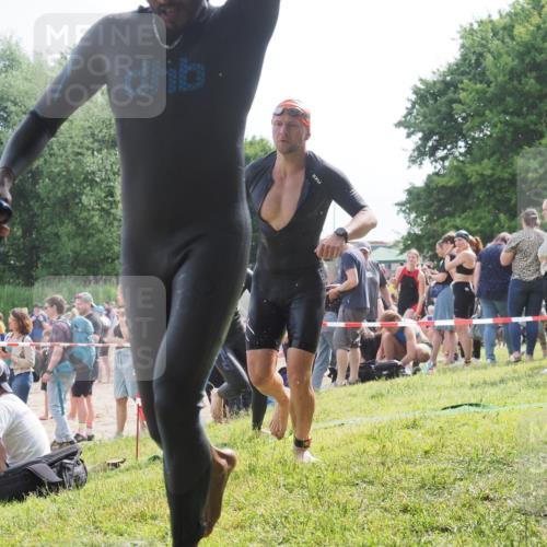 15.06.2025 - 27. Vierlanden-Triathlon KatJ http://msf.ph/oto/7999264 15.06.2025 09:56:24 Schwimmen 260, 314, 315, 323, 349, 438 meine-sportfotos.de