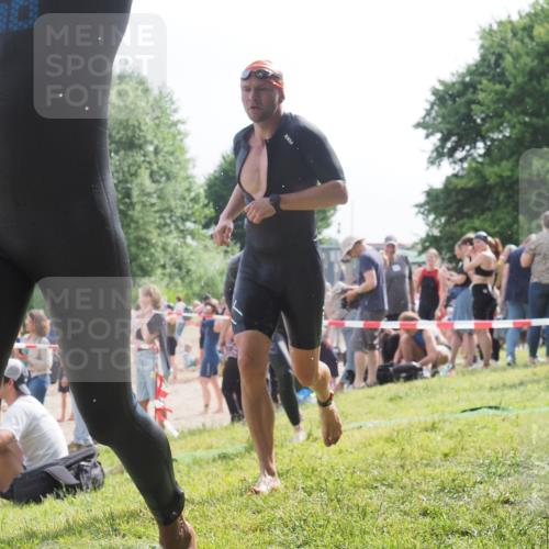 15.06.2025 - 27. Vierlanden-Triathlon KatJ http://msf.ph/oto/7999269 15.06.2025 09:56:24 Schwimmen 260, 314, 315, 323, 349, 438 meine-sportfotos.de