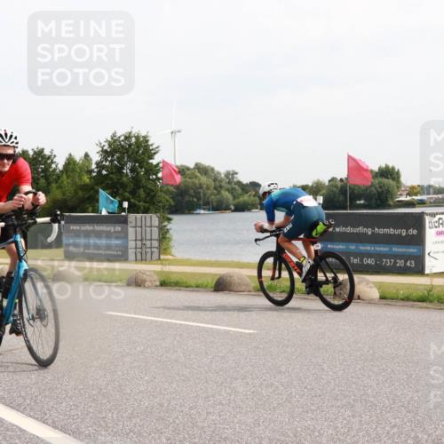 15.06.2025 - 27. Vierlanden-Triathlon H.Heesch http://msf.ph/oto/7999316 15.06.2025 10:22:19 Radfahren 39, 54, 73, 82, 149, 207, 466, 612, 618 meine-sportfotos.de