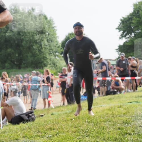 15.06.2025 - 27. Vierlanden-Triathlon KatJ http://msf.ph/oto/7999317 15.06.2025 09:56:25 Schwimmen 260, 314, 315, 323, 438 meine-sportfotos.de
