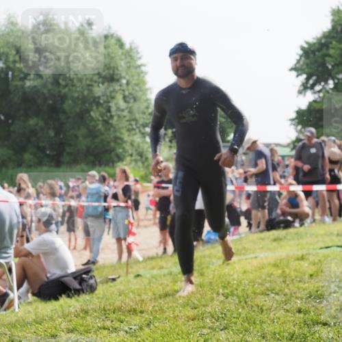 15.06.2025 - 27. Vierlanden-Triathlon KatJ http://msf.ph/oto/7999321 15.06.2025 09:56:25 Schwimmen 260, 314, 315, 323, 438 meine-sportfotos.de