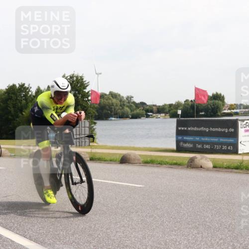 15.06.2025 - 27. Vierlanden-Triathlon H.Heesch http://msf.ph/oto/7999322 15.06.2025 10:22:25 Radfahren 82, 94, 113, 149, 490 meine-sportfotos.de