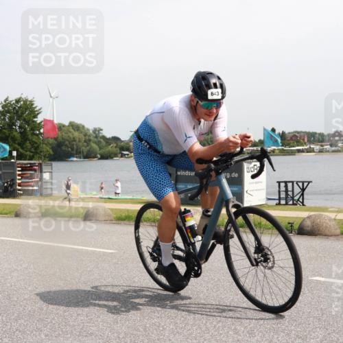 21.06.2025 - 27. Vierlanden-Triathlon H.Heesch http://msf.ph/oto/7999331 15.06.2025 11:39:09 Radfahren 227, 643, 732, 733 meine-sportfotos.de