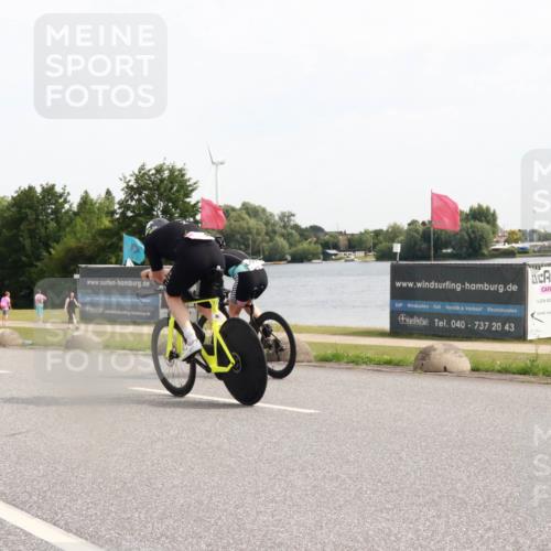 15.06.2025 - 27. Vierlanden-Triathlon H.Heesch http://msf.ph/oto/7999338 15.06.2025 10:22:55 Radfahren 86, 509, 587, 632 meine-sportfotos.de