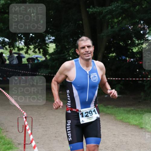 21.06.2025 - 27. Vierlanden-Triathlon Lena Gebhardt http://msf.ph/oto/7999350 15.06.2025 14:00:27 Laufen 1291 meine-sportfotos.de