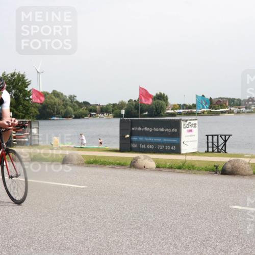 21.06.2025 - 27. Vierlanden-Triathlon H.Heesch http://msf.ph/oto/7999355 15.06.2025 11:39:16 Radfahren 220, 641, 667, 723, 746, 808 meine-sportfotos.de