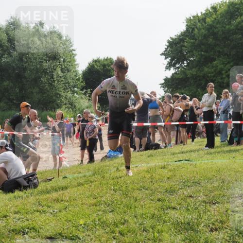 15.06.2025 - 27. Vierlanden-Triathlon KatJ http://msf.ph/oto/7999377 15.06.2025 09:56:39 Schwimmen 254, 276, 286, 320, 341 meine-sportfotos.de