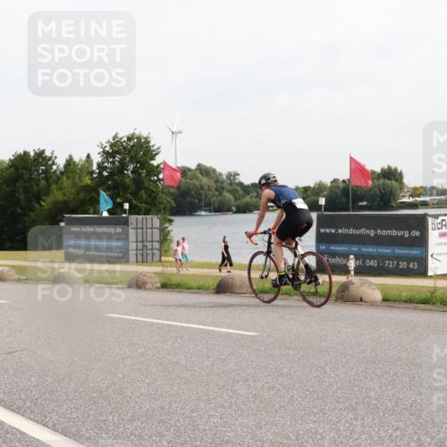 15.06.2025 - 27. Vierlanden-Triathlon H.Heesch http://msf.ph/oto/7999394 15.06.2025 10:23:14 Radfahren 80, 570, 620 meine-sportfotos.de