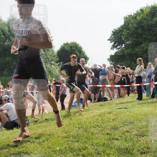 15.06.2025 - 27. Vierlanden-Triathlon KatJ http://msf.ph/oto/7999400 15.06.2025 09:56:40 Schwimmen 254, 276, 286, 320, 341 meine-sportfotos.de