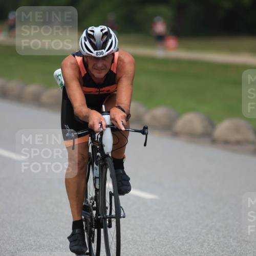 21.06.2025 - 27. Vierlanden-Triathlon H.Heesch http://msf.ph/oto/7999417 15.06.2025 12:30:51 Radfahren 791, 830, 970, 1049, 1050, 1051, 1052 meine-sportfotos.de