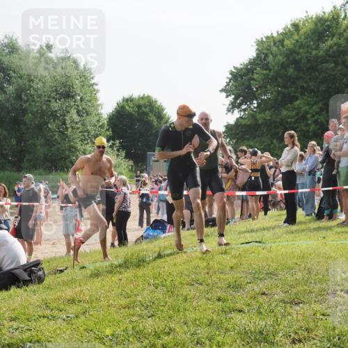 15.06.2025 - 27. Vierlanden-Triathlon KatJ http://msf.ph/oto/7999418 15.06.2025 09:56:40 Schwimmen 254, 276, 286, 320, 341 meine-sportfotos.de
