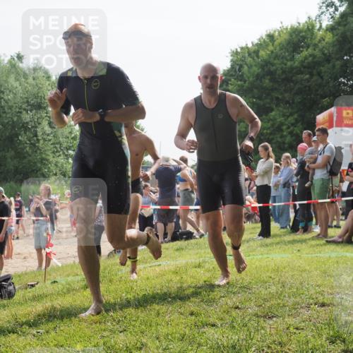 15.06.2025 - 27. Vierlanden-Triathlon KatJ http://msf.ph/oto/7999451 15.06.2025 09:56:41 Schwimmen 254, 276, 286, 320, 341 meine-sportfotos.de