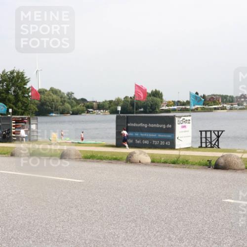 21.06.2025 - 27. Vierlanden-Triathlon H.Heesch http://msf.ph/oto/7999454 15.06.2025 11:39:39 Radfahren 708 meine-sportfotos.de
