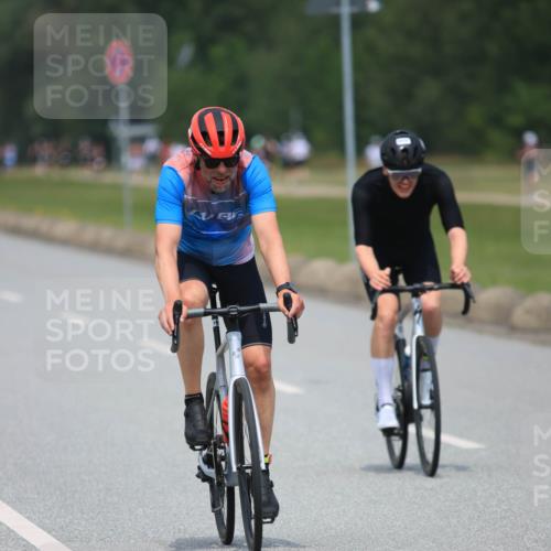 21.06.2025 - 27. Vierlanden-Triathlon H.Heesch http://msf.ph/oto/7999455 15.06.2025 12:30:56 Radfahren 791, 830, 970, 1049, 1051, 1052 meine-sportfotos.de