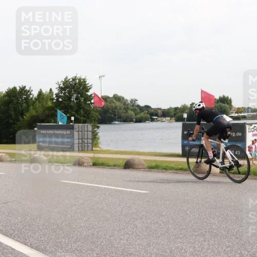 15.06.2025 - 27. Vierlanden-Triathlon H.Heesch http://msf.ph/oto/7999463 15.06.2025 10:23:27 Radfahren 60, 64, 608 meine-sportfotos.de